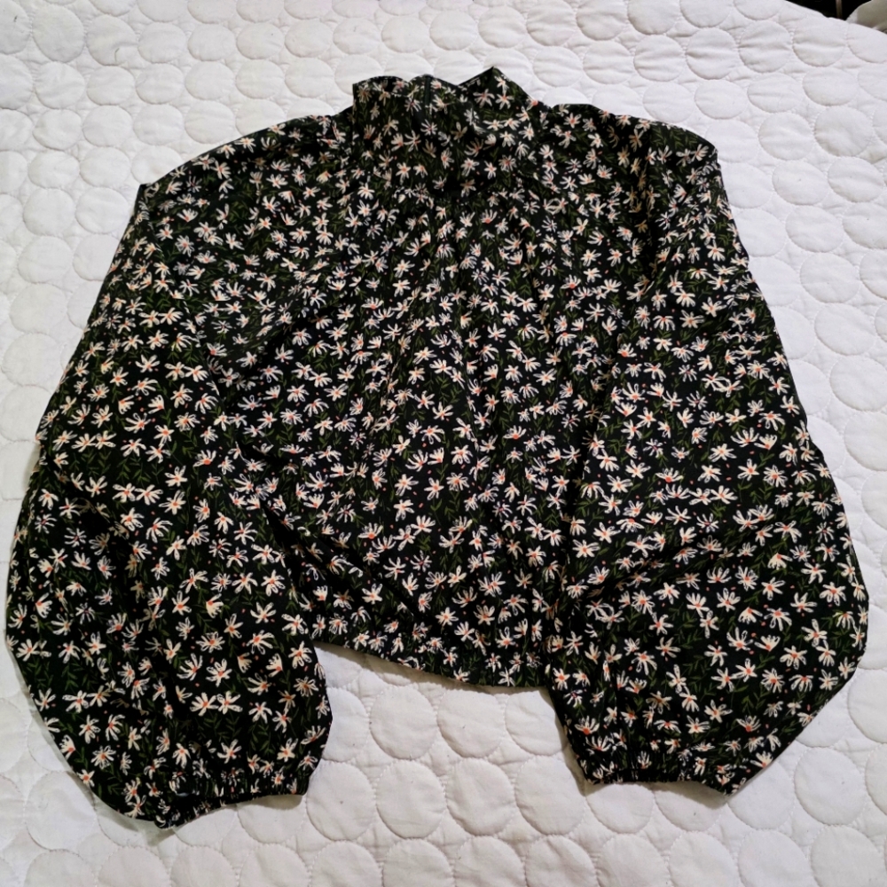 Zara High Neck Floral Blouse Black Puff Sleeve Daisy Print Elastic Waist Cuffs